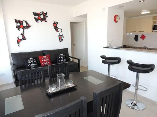 Alquilo Departamento Gesell 365 3E en Villa Gesell zona Centro Comercial a 10 Mts de la Playa 