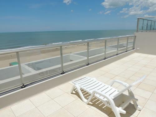 Alquilo Departamento Gesell 365 PB B en Villa Gesell zona Centro Comercial a 10 Mts de la Playa