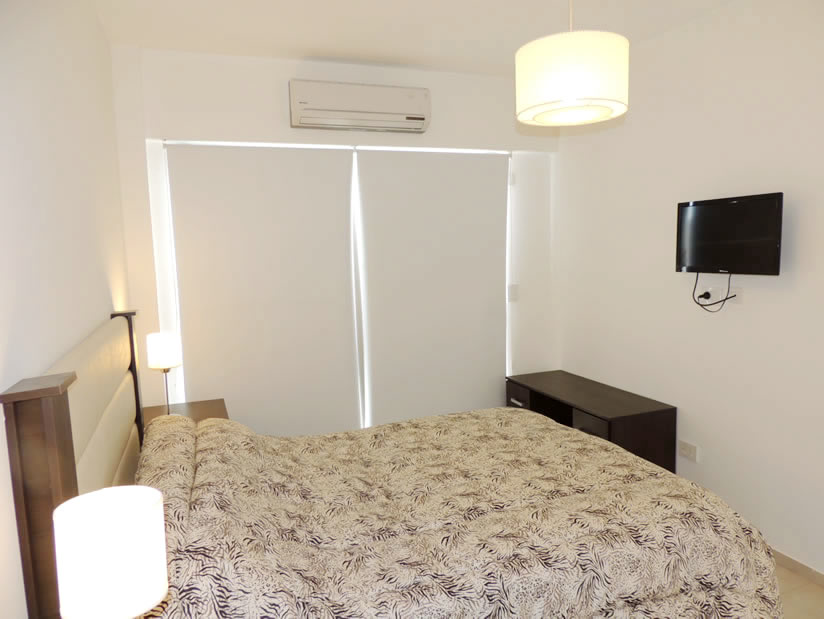 Alquilo Departamento Gesell 365 PB B en Villa Gesell zona Centro Comercial a 10 Mts de la Playa