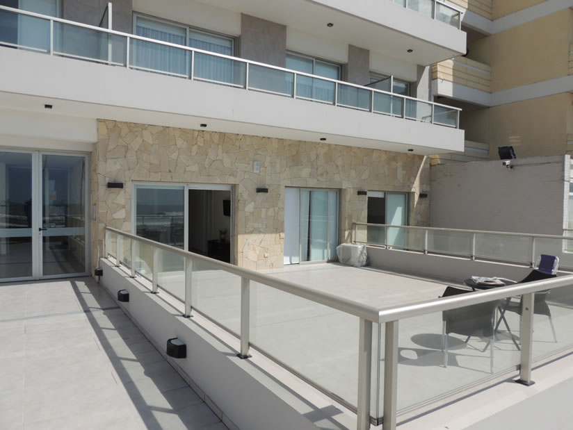 Alquilo Departamento Gesell 365 PB B en Villa Gesell zona Centro Comercial a 10 Mts de la Playa