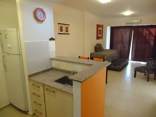 Alquilo Departamento Gesell 365 PB G en Villa Gesell zona Centro Comercial a 5 Mts de la Playa 