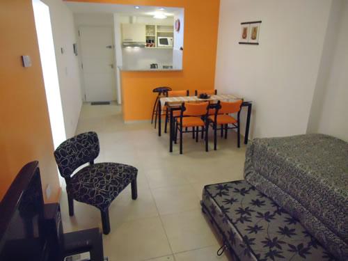 Alquilo Departamento Gesell 365 PB G en Villa Gesell zona Centro Comercial a 5 Mts de la Playa 