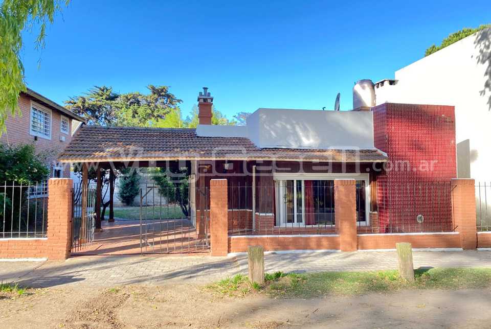 Casa: Giampa en Villa Gesell zona Centro Comercial