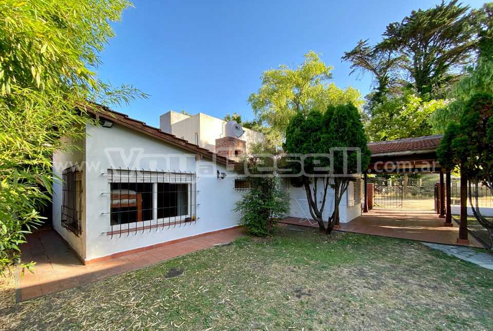 Alquilo Casa Giampa en Villa Gesell zona Centro Comercial 