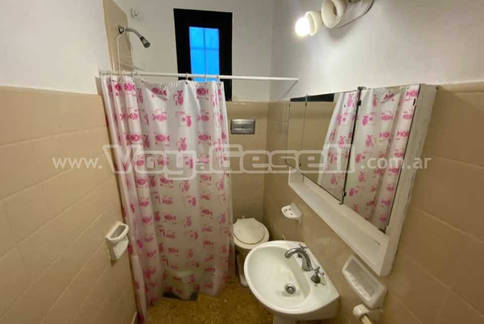 Alquilo Casa Giampa en Villa Gesell zona Centro Comercial 