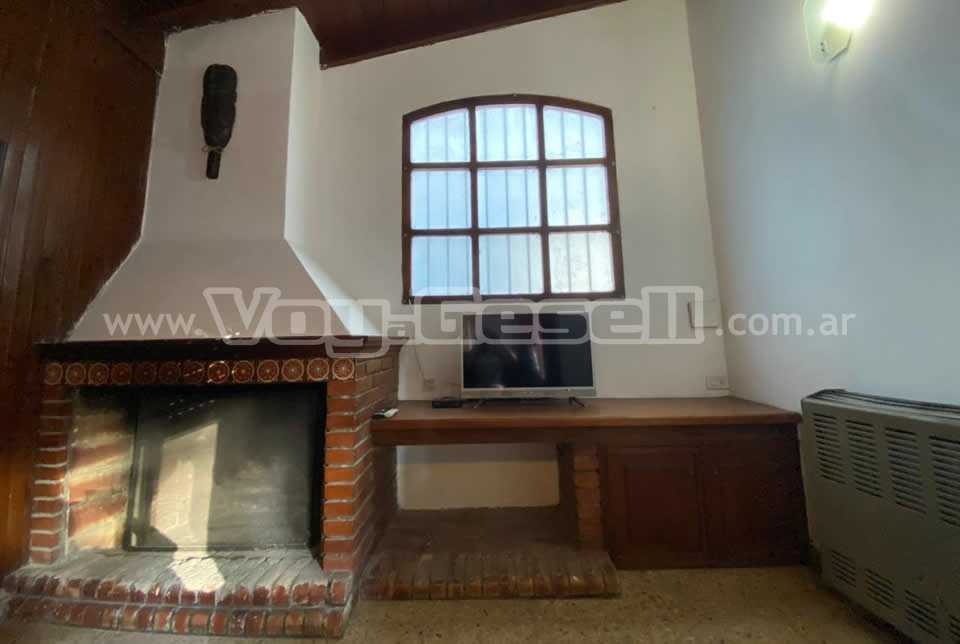 Alquilo Casa Giampa en Villa Gesell zona Centro Comercial  