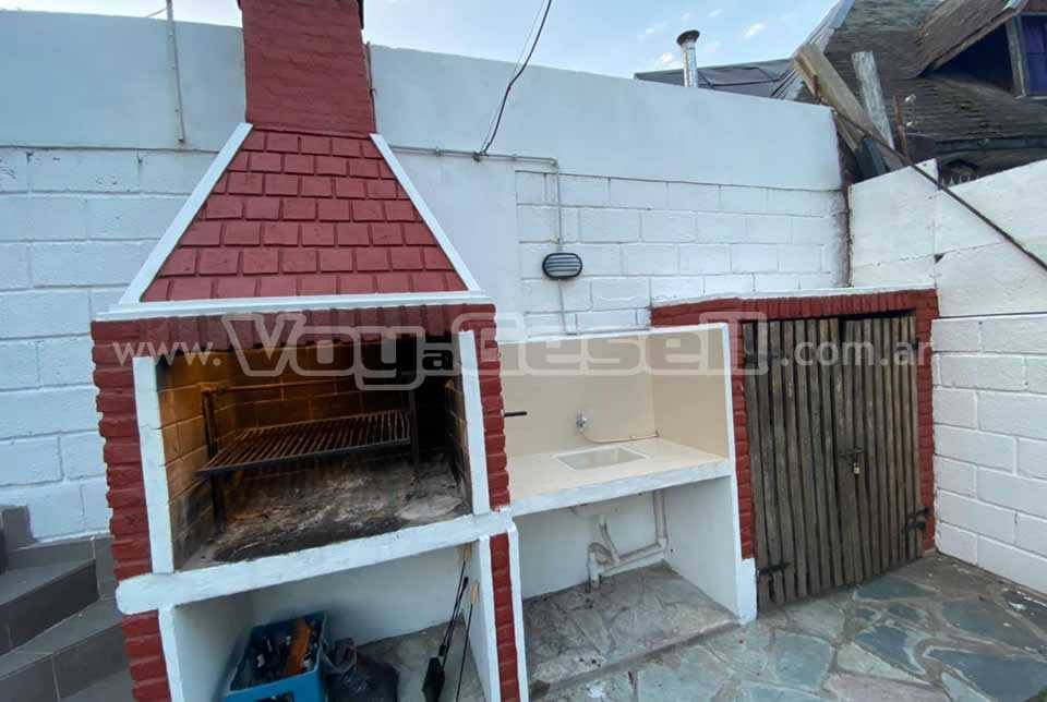 Alquilo Casa Giampa en Villa Gesell zona Centro Comercial 