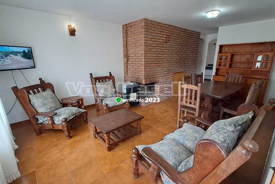 Alquilo Casa  Casa JD en Villa Gesell zona Barrio Norte a 190 Mts de la Playa 