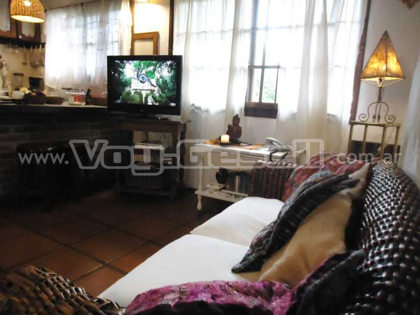 Alquilo Chalet Joaquina en Villa Gesell zona Centro a 900 Mts de la Playa 