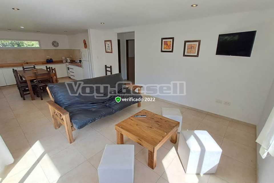 Alquilo Departamento KM Gesell en Villa Gesell zona Centro a 700 Mts de la Playa Living Comedor, Cocina