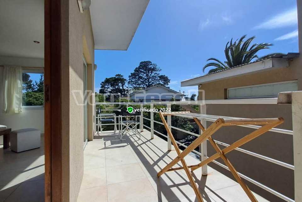 Alquilo Departamento KM Gesell en Villa Gesell zona Centro a 700 Mts de la Playa Balcon Ingreso