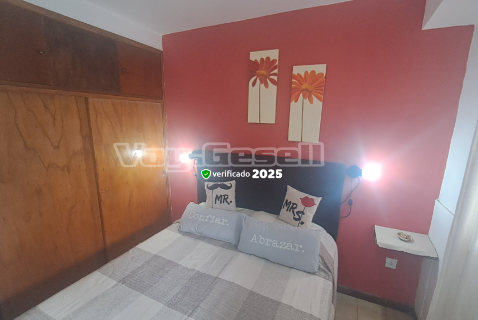 Alquilo Casa Kuyen en Villa Gesell zona Centro Comercial a 100 Mts de la Playa