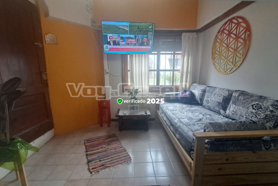 Alquilo Casa Kuyen en Villa Gesell zona Centro Comercial a 100 Mts de la Playa 