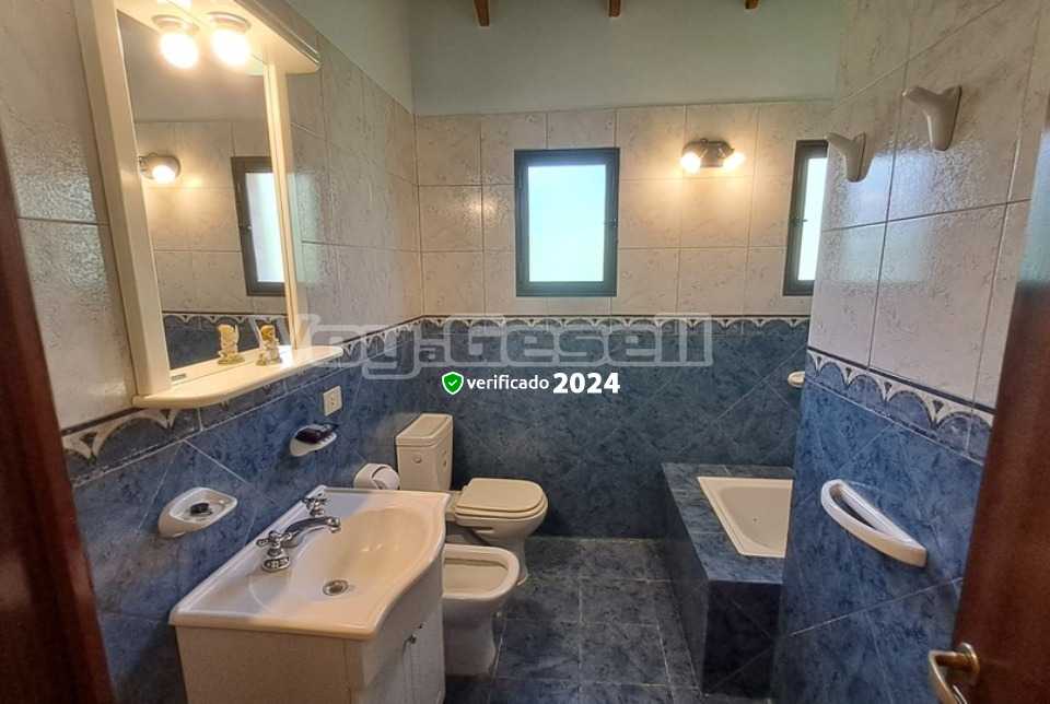 Alquilo Casa La 129 en Villa Gesell zona Centro a 700 Mts de la Playa