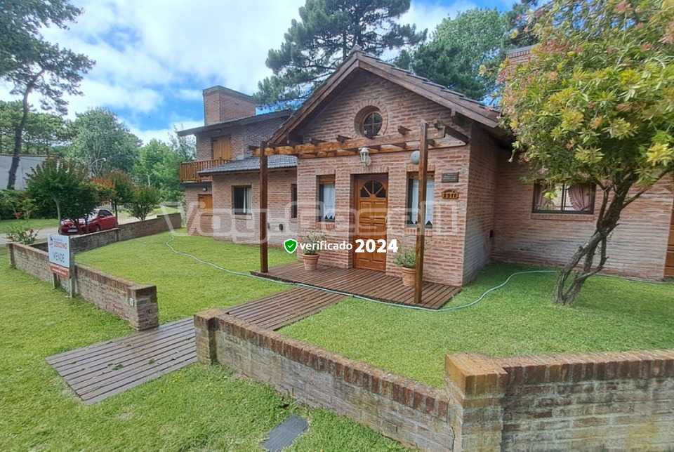 Alquilo Casa La 129 en Villa Gesell zona Centro a 700 Mts de la Playa