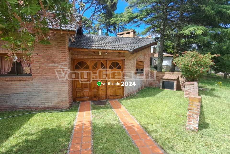 Alquilo Casa La 129 en Villa Gesell zona Centro a 700 Mts de la Playa
