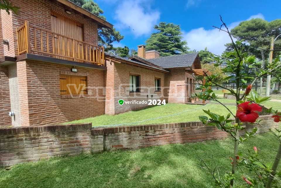 Alquilo Casa La 129 en Villa Gesell zona Centro a 700 Mts de la Playa