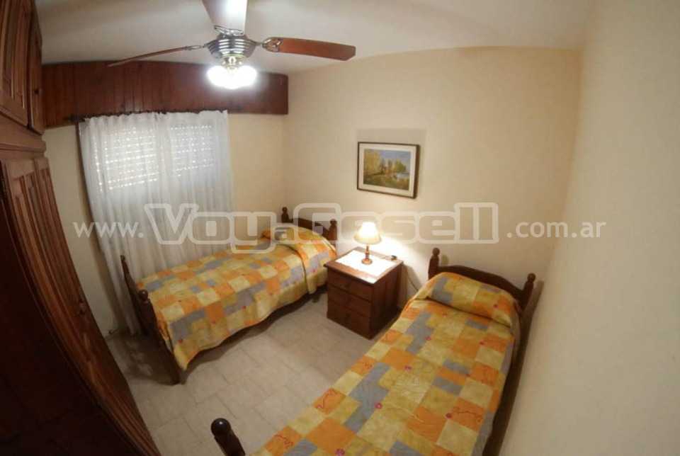 Alquilo Casa La Candela en Villa Gesell zona Centro a 450 Mts de la Playa