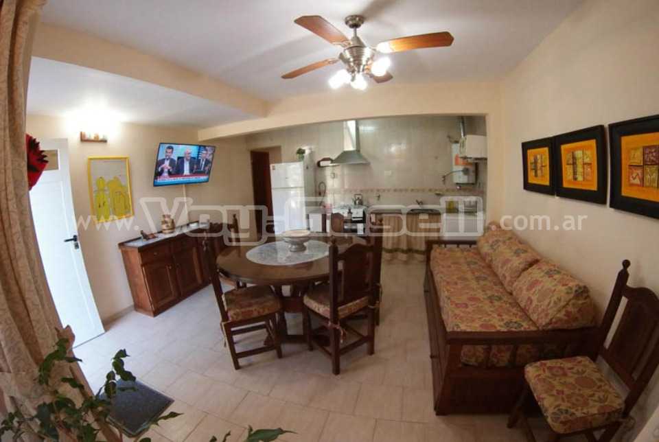 Alquilo Casa La Candela en Villa Gesell zona Centro a 450 Mts de la Playa 