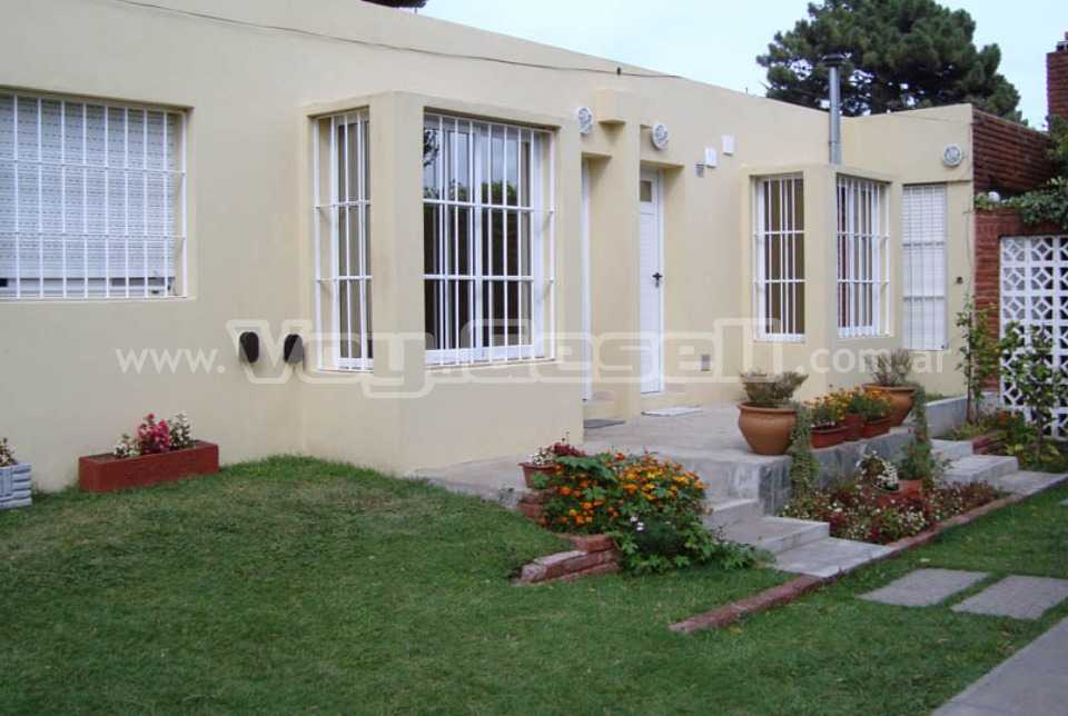 Alquilo Casa La Candela en Villa Gesell zona Centro a 450 Mts de la Playa 