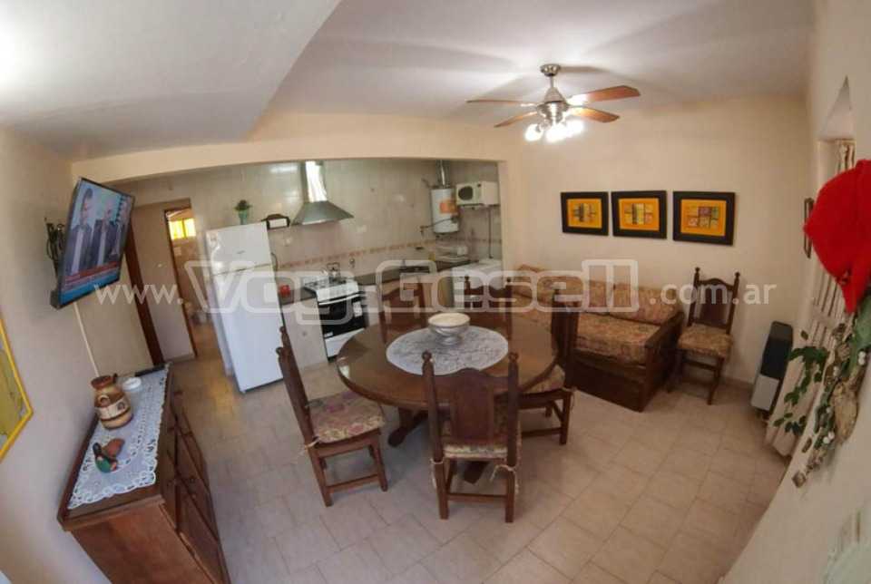 Alquilo Casa La Candela en Villa Gesell zona Centro a 450 Mts de la Playa 