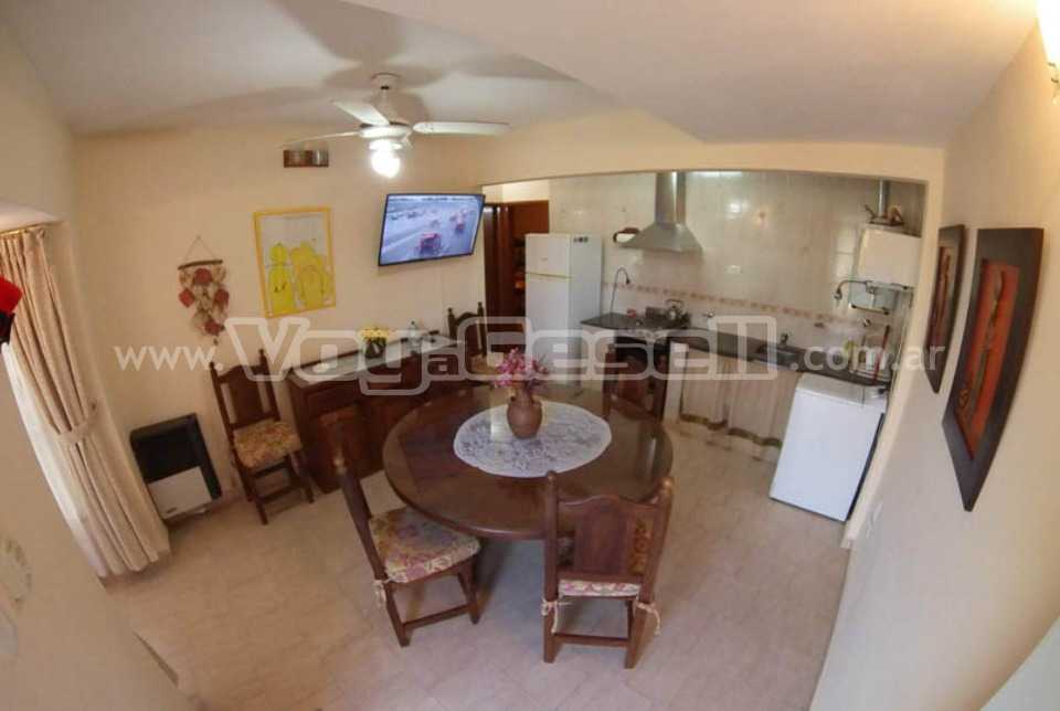 Alquilo Casa La Candela en Villa Gesell zona Centro a 450 Mts de la Playa