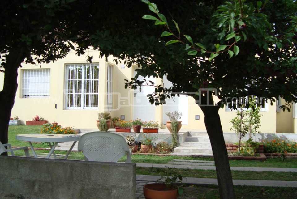 Alquilo Casa La Candela en Villa Gesell zona Centro a 450 Mts de la Playa 