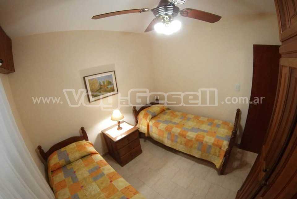 Alquilo Casa La Candela en Villa Gesell zona Centro a 450 Mts de la Playa