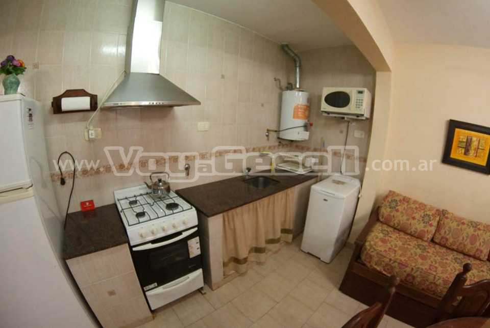 Alquilo Casa La Candela en Villa Gesell zona Centro a 450 Mts de la Playa