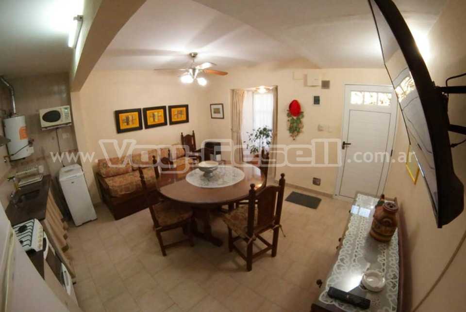 Alquilo Casa La Candela en Villa Gesell zona Centro a 450 Mts de la Playa 