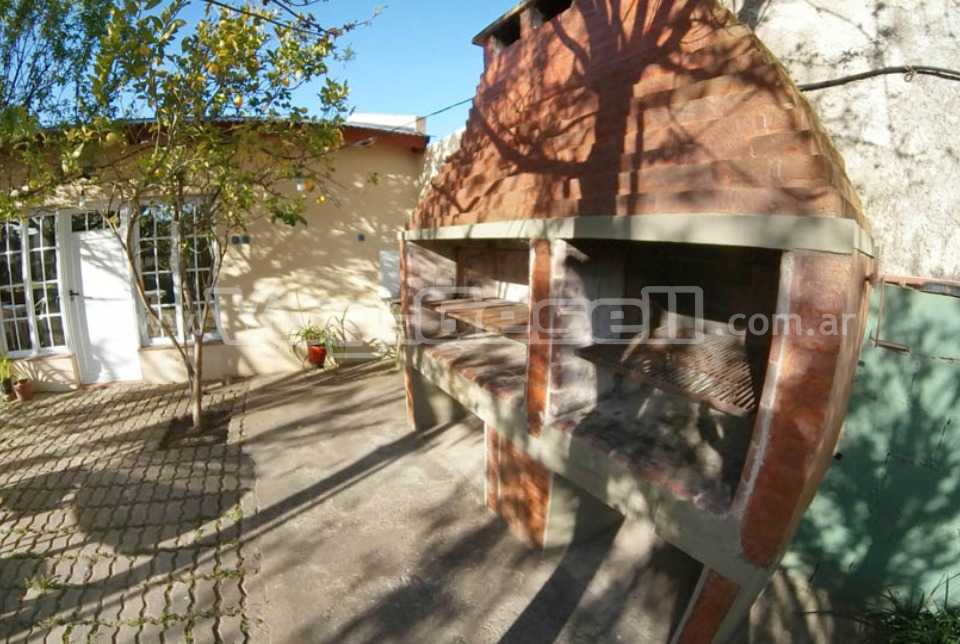 Alquilo Casa La Candela en Villa Gesell zona Centro a 450 Mts de la Playa