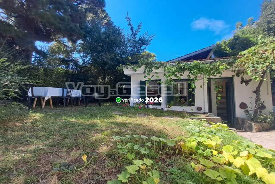 Alquilo Casa La Casita en Villa Gesell zona Centro a 650 Mts de la Playa 