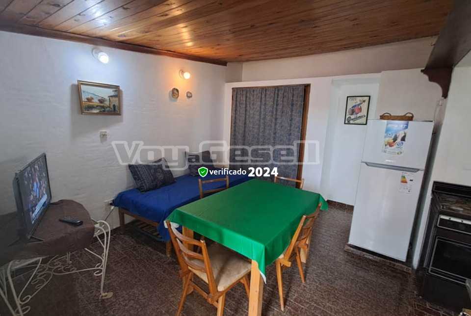 Alquilo Casa La Casita de Jose en Villa Gesell zona Sur a 1100 Mts de la Playa 