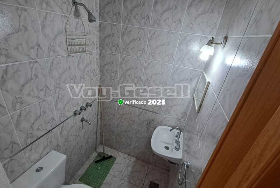 Alquilo Departamento La Catalana en Villa Gesell zona Centro Comercial a 300 Mts de la Playa 