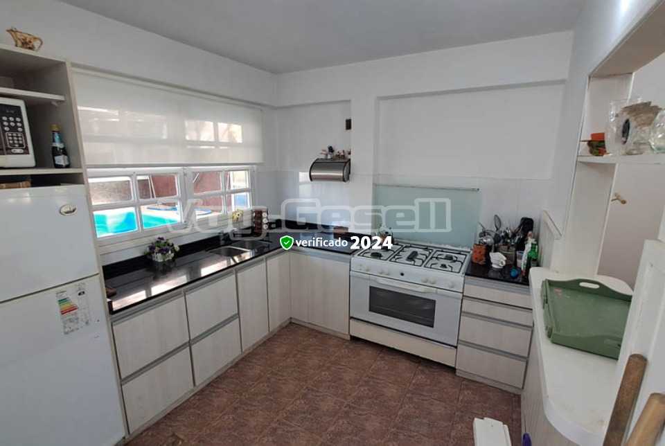 Alquilo Casa La Cle en Villa Gesell zona Centro a 2600 Mts de la Playa