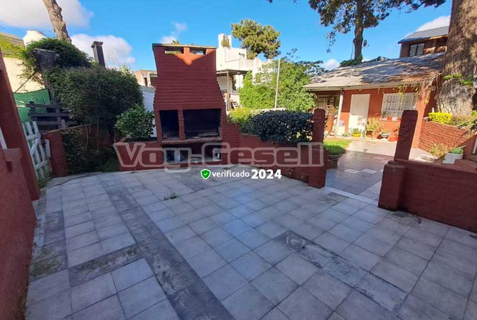Alquilo Casa La Cle en Villa Gesell zona Centro a 2600 Mts de la Playa