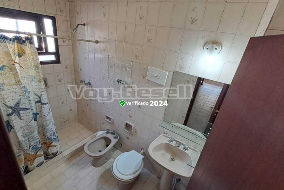 Alquilo Casa La Cle en Villa Gesell zona Centro a 2600 Mts de la Playa