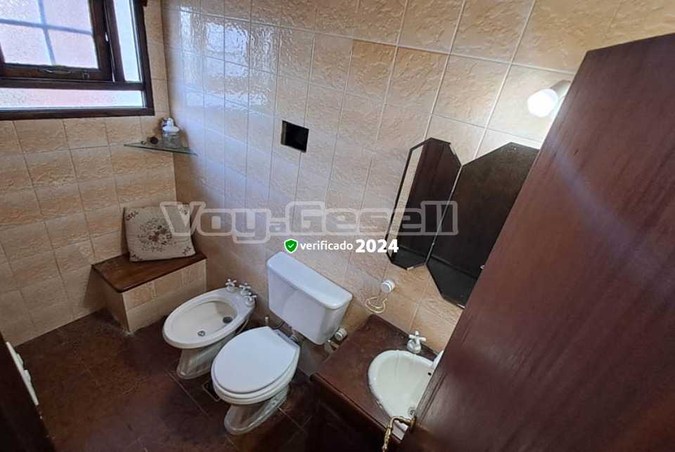 Alquilo Casa La Cle en Villa Gesell zona Centro a 2600 Mts de la Playa