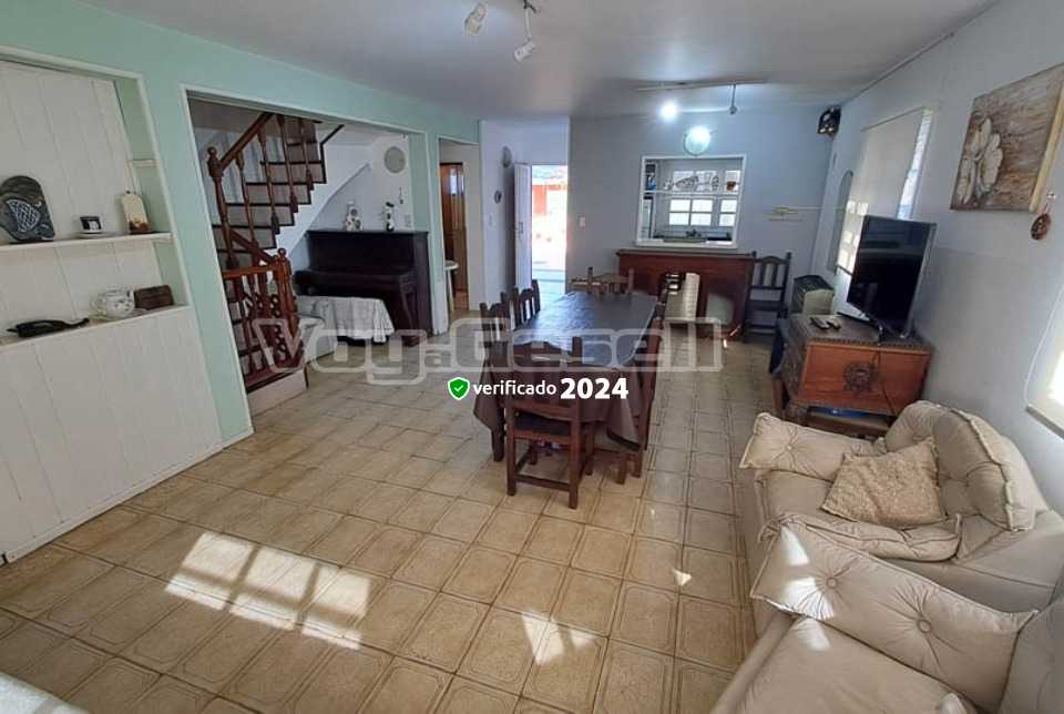 Alquilo Casa La Cle en Villa Gesell zona Centro a 2600 Mts de la Playa 