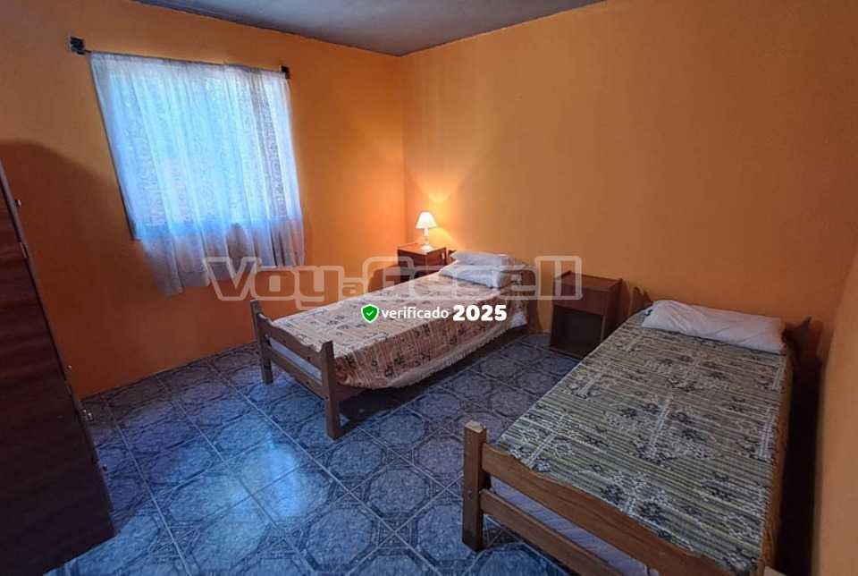 Alquilo Casa La Colorada en Villa Gesell zona Centro a 2400 Mts de la Playa