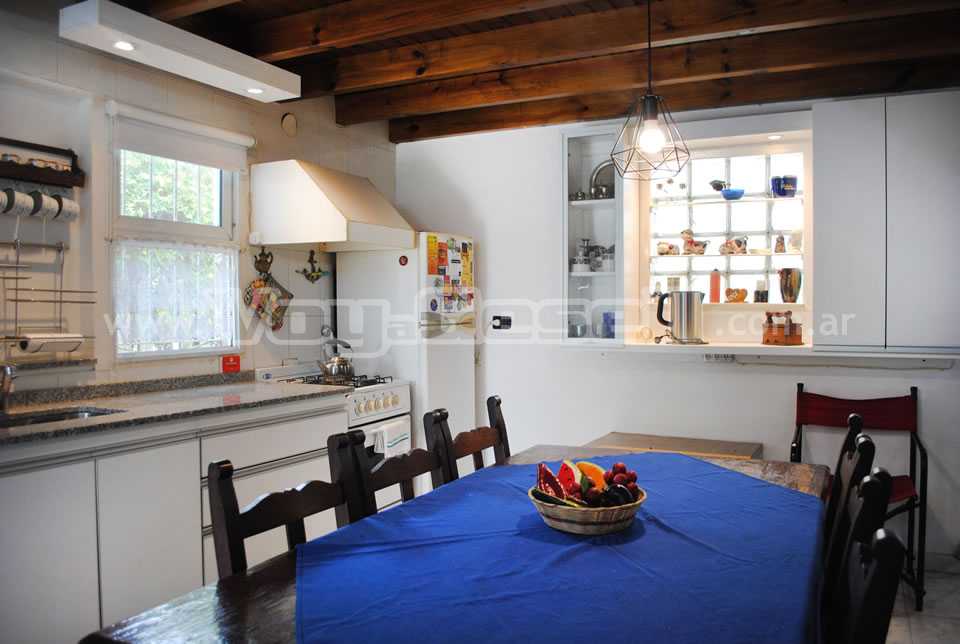 Alquilo Casa La Cueva de Ani en Villa Gesell zona Centro a 700 Mts de la Playa