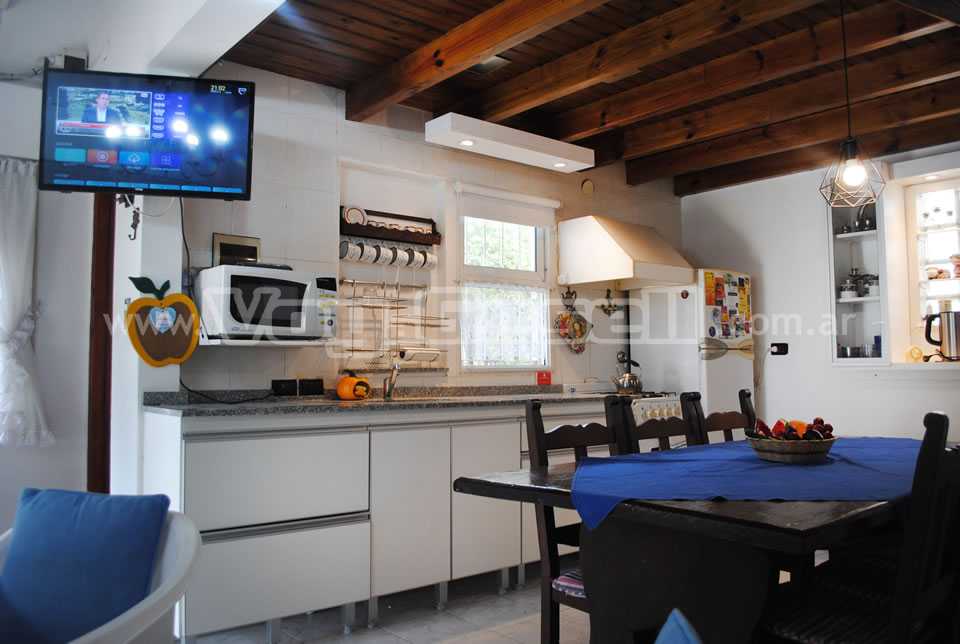 Alquilo Casa La Cueva de Ani en Villa Gesell zona Centro a 700 Mts de la Playa