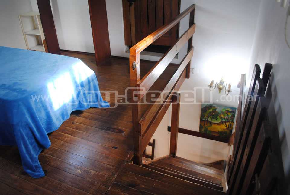 Alquilo Casa La Cueva de Ani en Villa Gesell zona Centro a 700 Mts de la Playa