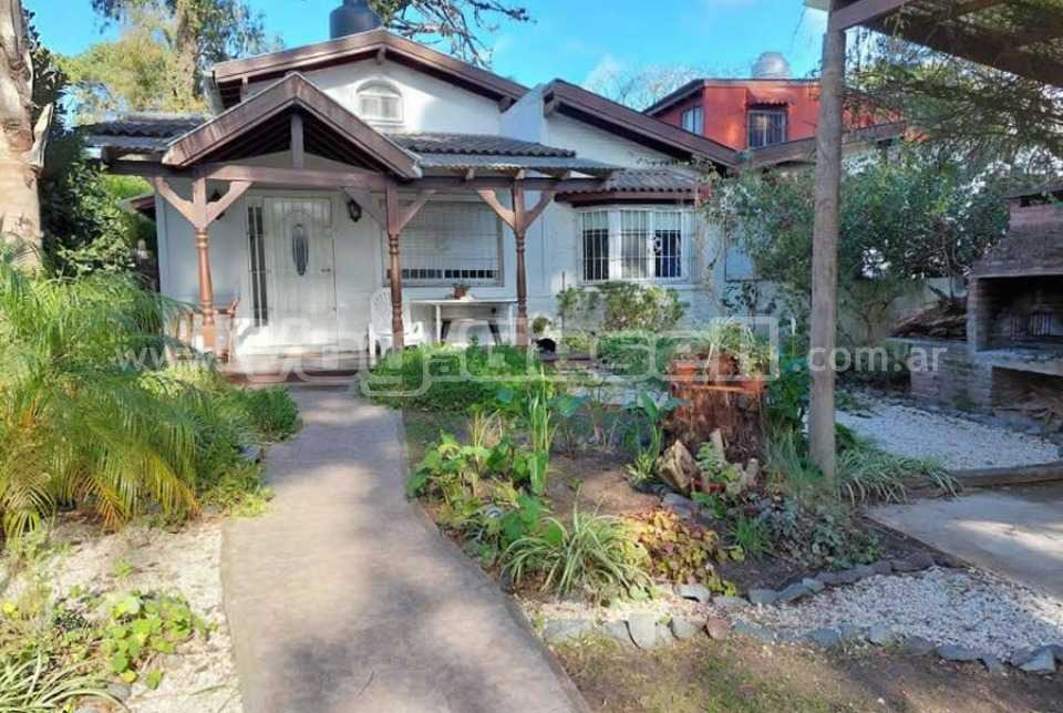 Alquilo Casa La Cueva de Ani en Villa Gesell zona Centro a 700 Mts de la Playa 