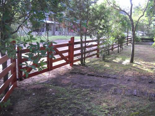 Alquilo Casa La esquina de los Murad en Mar Azul zona  a 300 Mts de la Playa cerco con entrada para autos