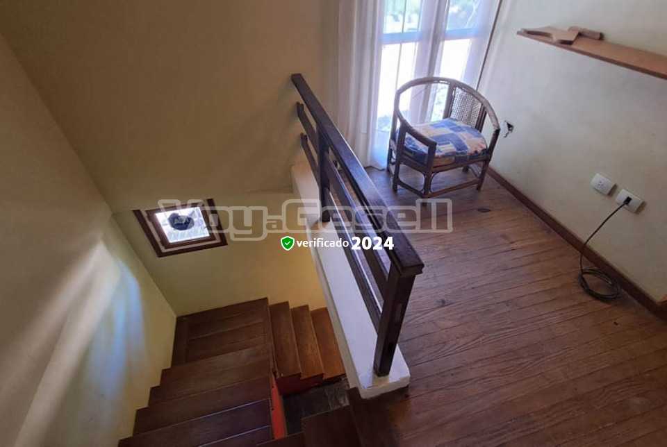 Alquilo Casa La Esquina en Villa Gesell zona Centro a 1000 Mts de la Playa