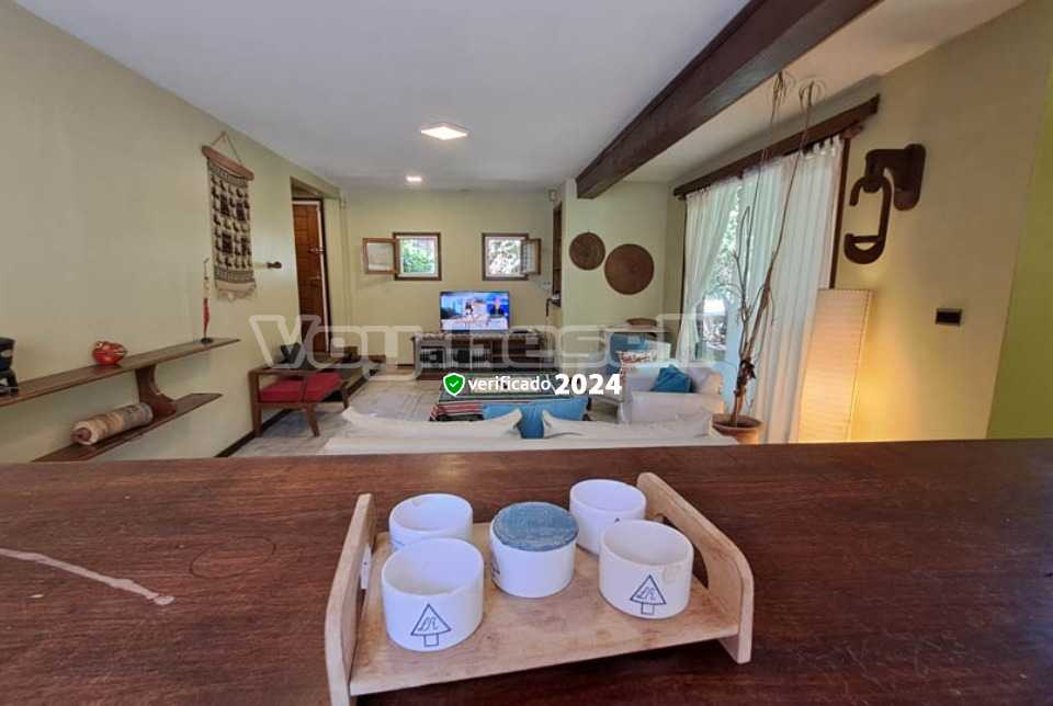 Alquilo Casa La Esquina en Villa Gesell zona Centro a 1000 Mts de la Playa