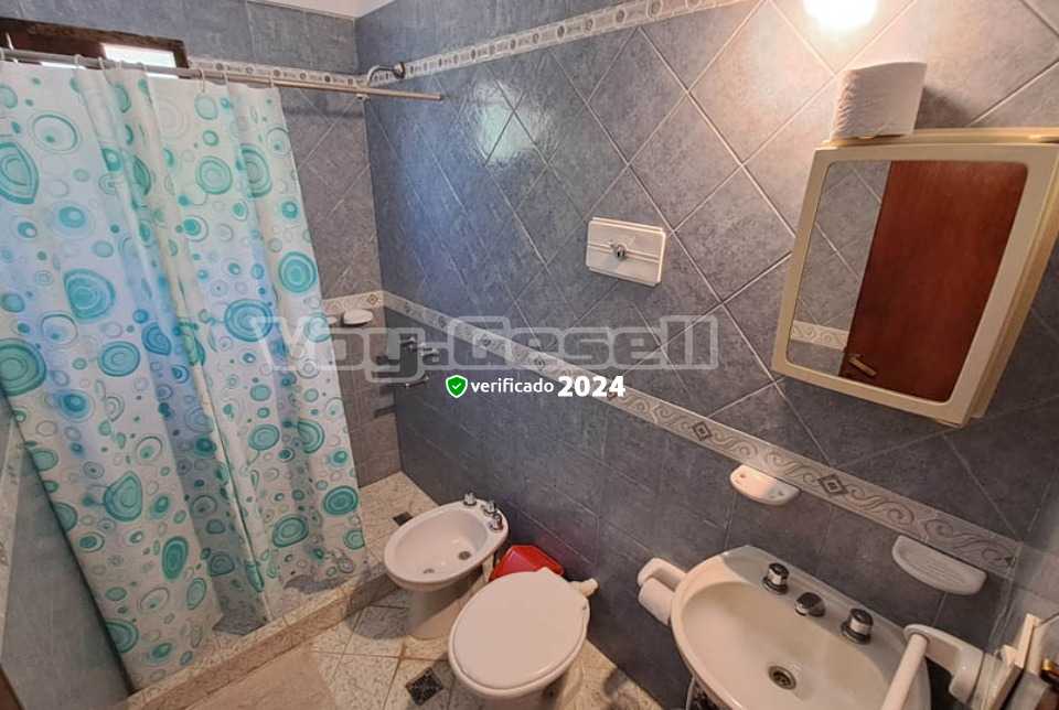 Alquilo Departamento La Estrella en Villa Gesell zona Centro a 800 Mts de la Playa 