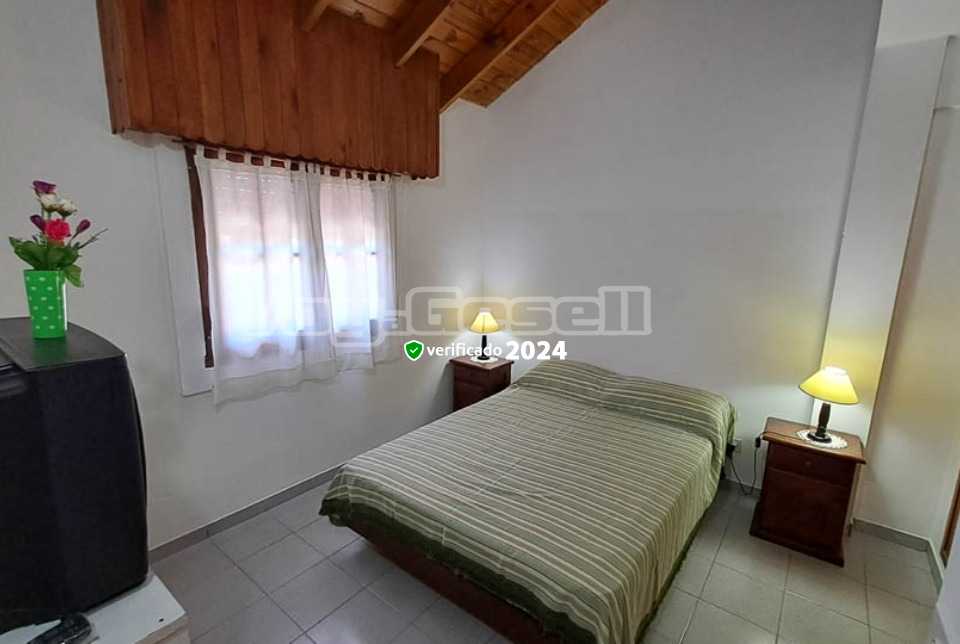 Alquilo Departamento La Estrella en Villa Gesell zona Centro a 800 Mts de la Playa