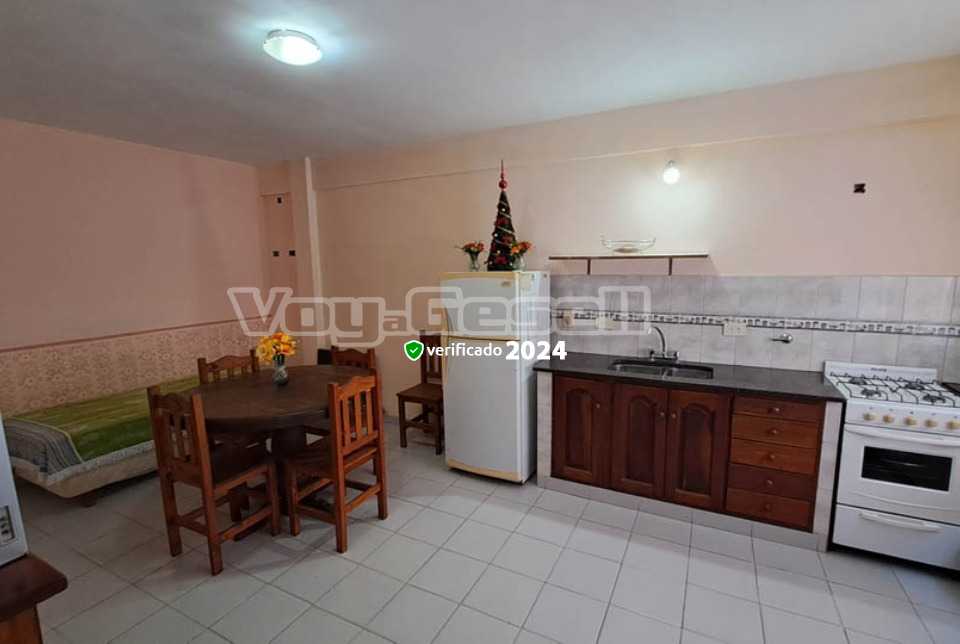 Alquilo Departamento La Estrella en Villa Gesell zona Centro a 800 Mts de la Playa 